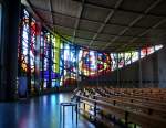 Lrrach, die 220 Quadratmeter groe Glaswand von Wilfrid Perraudin in der Kirche St.Peter, war bei der Fertigstellung die grte Betonlichtwand weltweit, Sept.2014