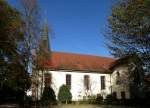 Hugstetten, die Martin-Luther-Kirche, Ansicht der Sdseite, Okt.2014