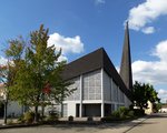 Niederbhl, in diesem Stadtteil von Rastatt steht die katholische Pfarrkirche St.Laurentius, Sept.2015