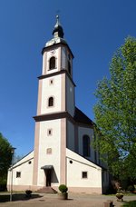 Hofweier, die Ostseite der St.Gallus-Kirche mit dem Glockenturm, Mai 2016