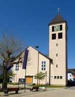Rheinhausen, die Kirche St.Achatius im Ortsteil Niederhausen wurde 1960 eingeweiht, Mai 2016