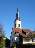 Ballrechten, die weithin sichtbare Kirche St.Erasmus, die katholische Pfarrkirche wurde 1718 erbaut, Nov.2015