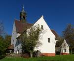 Ebringen, die Kapelle Berghausen mit Mesnerhaus, Okt.2014