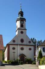 Bombach, die Ostfassade mit Turm der Kirche St.Sebastian, April 2017