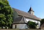 Niederrimsingen, die St.Laurentiuskirche, Kirchenneubau nach Brand um 1500 im gotischen Stil, der romanische Turm aus dem 11.Jahrhundert zhlt zu den ltesten am Oberrhein, Mai 2017