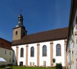 Klingenmnster, Innenbereich des ehemaligen Klosters mit Ostflgel (rechts), Klosterkirche und Westflgel (links), Sept.2017
