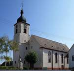 Jechtingen am Kaiserstuhl, die katholische Kirche St.Cosmas und Damian, eigeweiht 1765, Sept.2018