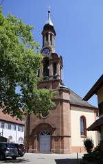Mahlberg, die evangelische Schlokirche von 1734 am Fue des Schloes, Juli 2019