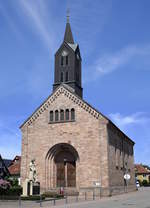 Hesselhurst, die 1831 erbaute evangelische Pfarrkirche, das Eingangsportal, Mai 2020