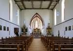 Hausen i.W., Blick zum Altar in der Kirche St.Josef, Juli 2020