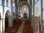 Schnau i.W., Blick von der Orgelempore zum Altar in der kath.