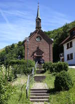 Mambach i.W., die Antoniuskapelle, auch Dorfkirche von Mambach genannt, erbaut in der zweiten Hlfte des 19.Jahrhunderts, Juli 2020