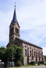 Schopfheim, die katholische Pfarrkirche zum Seligen Bernhard von Baden, 1870 erbaut, Juli 2020