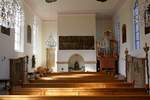 Merzhausen, Blick vom Altar in den Kirchenraum mit der Orgel in der alten St.Gallus-Kirche, Aug.2020