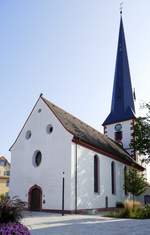 Ottenheim, die evangelische Michaelis-Kirche, die sptgotische Chorturmkirche wurde nach Kriegsschden von 1945 wieder aufgebaut, Sept.2020