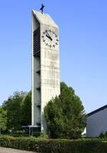 Ottenheim, der freistehende Glockenturm der katholischen Kirche, erbaut 1966, Sept.2020