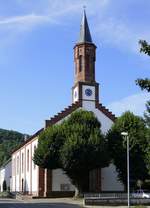 Hllstein, die katholische Pfarrkirche Unbefleckte Empfngnis Mari, 1866 erbaut, Juli 2020