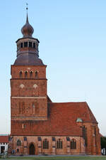 Diese im Jahr 1440 im Stile der Norddeutschen Backsteingotik errichtete St.-Johannis-Kirche kann in Malchin bewundert werden.