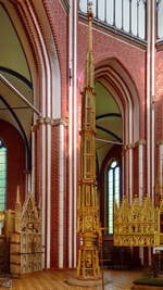 Ein Sakramentsturm von um 1360 im Münster von Bad Doberan.