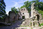 Denzlingen, Blick in die Ruine der Severinskapelle auf dem Mauracher Berg, erbaut 1497, Juli 2022