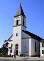 Ortenberg, die katholische Pfarrkirche St.Bartholomäus, 1821-24 erbaut im Weinbrenner-Stil von Hans Voß, Aug.2022