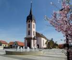 Bantzenheim, die Pfarrkirche St.Michael von 1780, der Glockenturm stammt von 1909, April 2013
