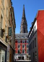 Mlhausen (Mulhouse), Blick zum 97m hohen Turm der Stephanuskirche, Mai 2014