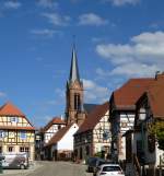 Lembach, Blick durch die Hauptstrae zur katholischen Kirche, Sept.2015