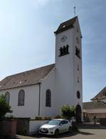 Diebolsheim, Ostseite mit Glockenturm der Kirche St.Bonifaz, Juni 20176