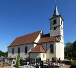 Homburg (Hombourg), Blick ber den Friedhof zur Kirche St.Nikolaus, Juli 2018