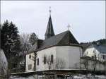 Die kleine Kirche von Enscherange fotografiert am 02.02.09.