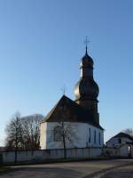 Die Kirche von Weicherdange (Luxemburg) an einem herrlichen Wintertag.