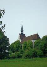 Basel-St.Chrischona, auf dem 522m hohen St.Chrischona-Berg steht die 1507-16 erbaute Wallfahrtskirche, 1975 komplett saniert, steht unter Denkmalschutz, Juli 2011