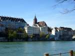 Blick ber den Rhein zur Kirche St.Martin, auf dem Nordteil des Mnsterhgels, April 2015