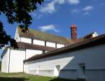 Wettingen, die ehemalige Klosterkirche der 1227 errichteten Zisterzienserabtei,  davor ein Teil der Klostergebude, Sept.2015