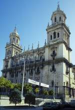 Jan, Catedral mit Doppelturm-Hauptfassade.