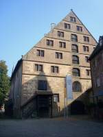 Maulbronn, der Fruchtkasten ist der Klosterspeicher, er steht auf Fundamenten von 1580, wird heute als Stadthalle genutzt, Okt.2010