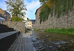 Bad Mnstereifel - Erftlauf mit Steinterrasse zum relaxen (nach der Zerstrung durch die Flutkatastrophe 2021 neu geplant und gebaut).