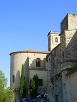 Altstadtstimmung an den Befestigungsmauern und bei der Kirche in Cournonterral.