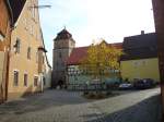 Spalt in Franken, bekanntes Stdtchen durch den Hopfenanbau, das Stadttor, Okt.2009