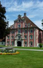 Salem, das Untere Tor, Eingangspforte zum ehemaligen Kloster, der barocke Bau von 1732 stammt von Josef Anton Feuchtmayer, Aug.2012