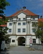 Obermarchtal, Eingangstor zur barocken Klosteranlage, erbaut 1686-1756, Aug.2012
