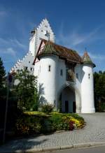 Pfullendorf, Oberer Turm und Tor, die Doppeltoranlage von 1505 ist Teil der ehemaligen Stadtbefestigung, stadteinwrts gesehen, Aug.2012