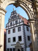 Meien (Meissen) - Die  Alte Brauerei  in der nhe der Frauenkirche, durch das Tuchmachertor gesehen.