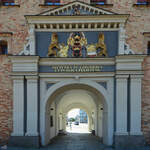 Das Portal des im Renaissance-Baustil errichteten Steintores in Rostock.