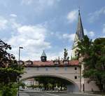 Ljubljana, Torgebude am Rand der Altstadt, stadteinwrts gesehen, Juni 2016