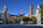 Das um 1900 entstandene Puerta de Madrid ist eines der groen Tore zum Retiro-Park in Madrid.