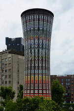 Der 35 Meter hohe Regenbogenturm (Torre Arcobaleno) wurde 1964 errichtet befindet sich in direkter Nhe des Mailander Bahnhofes Garibaldi.