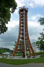 Burgk, der 43m hohe Saale-Turm, die gelungene Holzkonstruktion wurde 2011 eingeweiht und bietet einen herrlichen Rundblick, Mai 2012