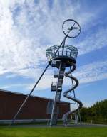 Weil am Rhein, der Vitra-Rutschturm auf dem Vitra-Campus, ein 31m hoher Stahlrohrturm vom deutschen Künstler Carsten Höller, eröffnet im Juni 2014, ein Aussichts- und Rutschturm, ein Erlebniskunstwerk
